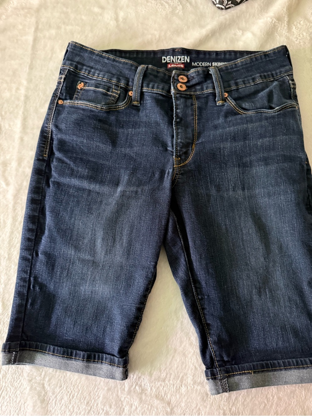 Denizen from Levi’s Denim Modern Skinny Bermuda Shorts Size 10 Women’s